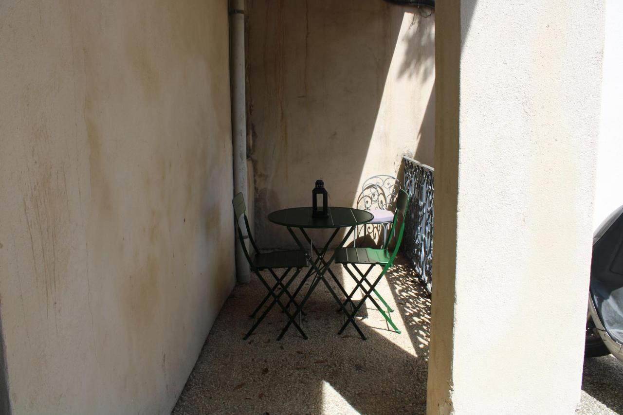 Agreable Appartement P2 Centre Ville Au Calme. Nîmes Exterior photo